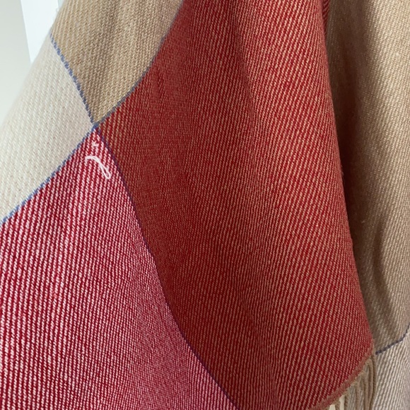 Poncho from Uniqlo one size - Picture 3 of 3